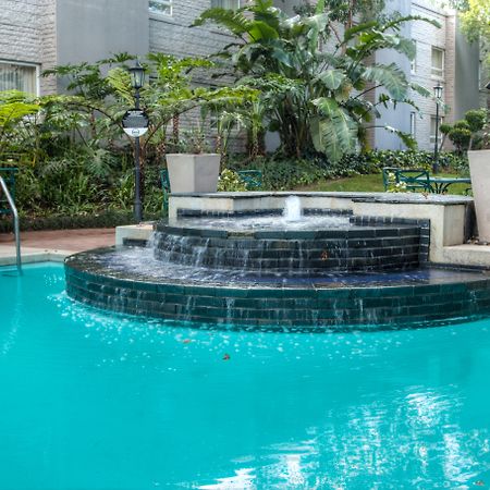 City Lodge Hotel Sandton, Katherine Street Йоханнесбург Экстерьер фото