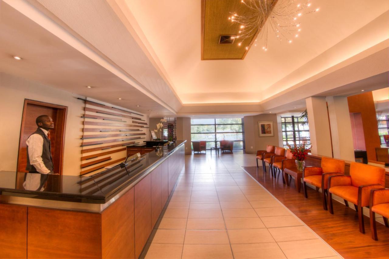 City Lodge Hotel Sandton, Katherine Street Йоханнесбург Экстерьер фото