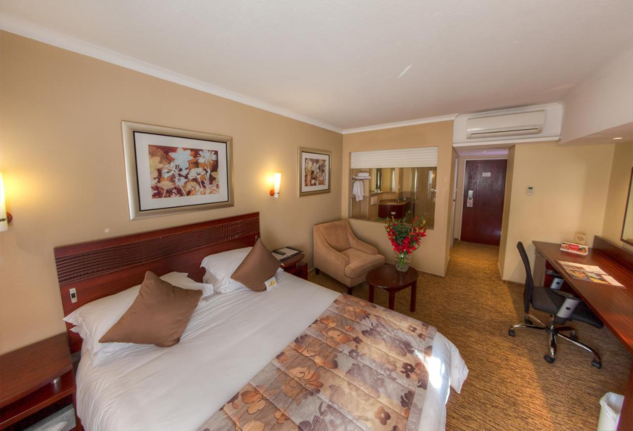 City Lodge Hotel Sandton, Katherine Street Йоханнесбург Номер фото