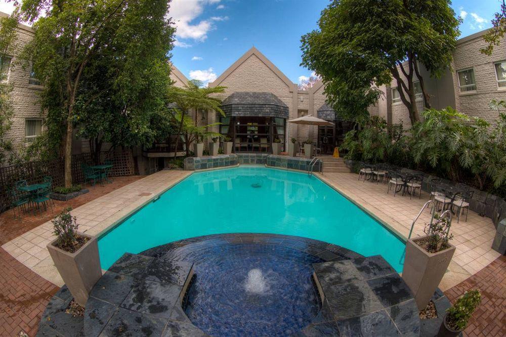 City Lodge Hotel Sandton, Katherine Street Йоханнесбург Экстерьер фото