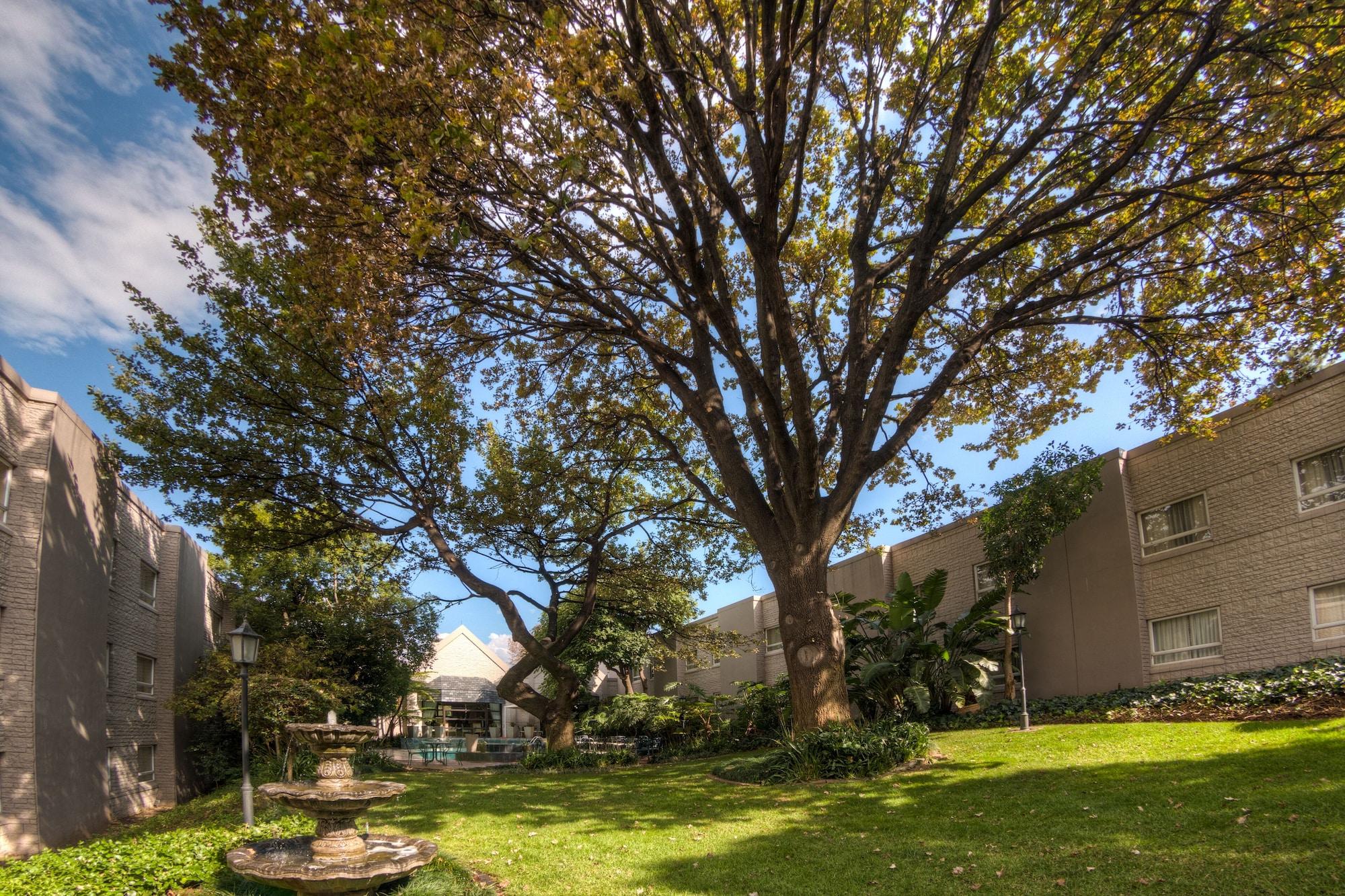 City Lodge Hotel Sandton, Katherine Street Йоханнесбург Экстерьер фото