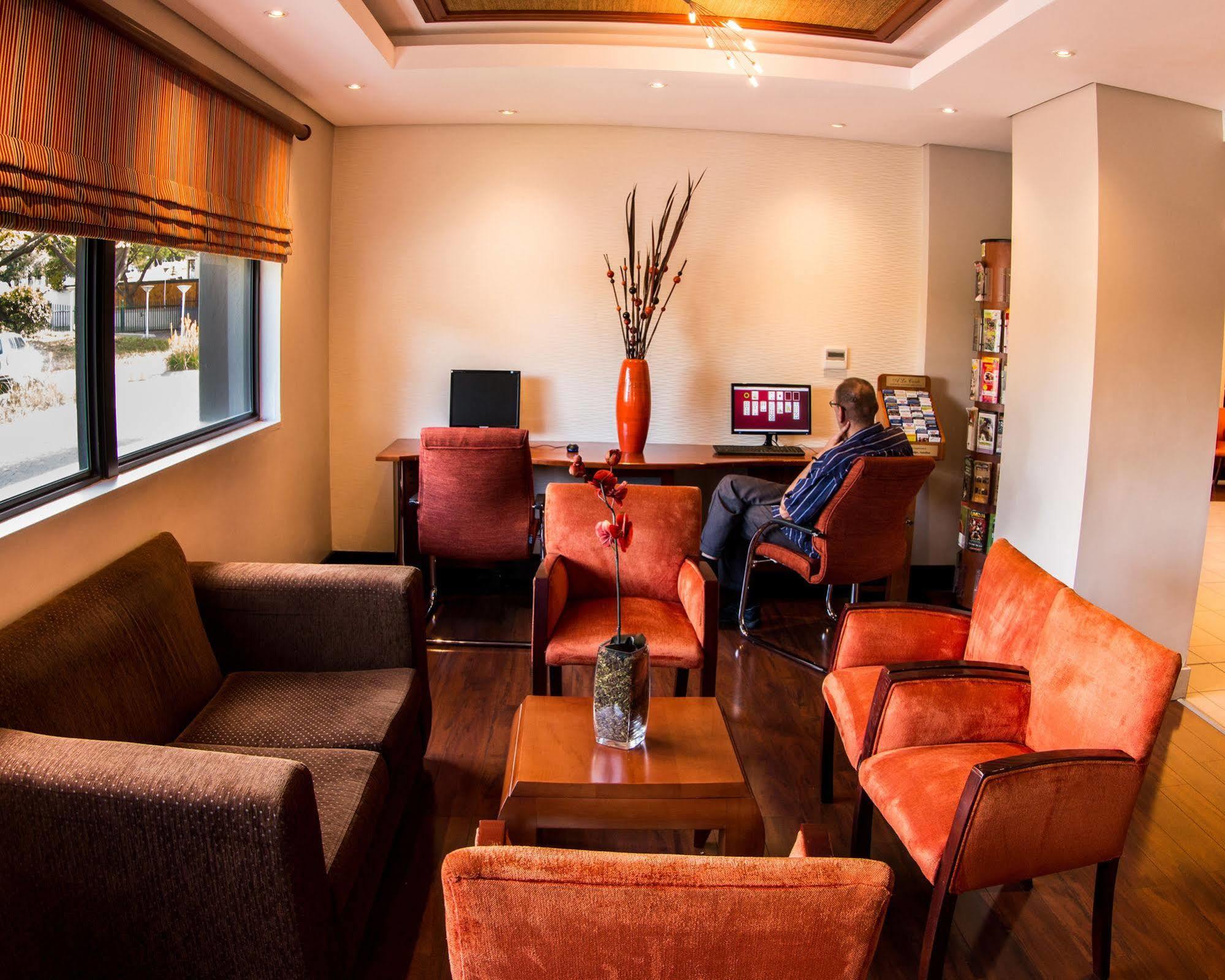 City Lodge Hotel Sandton, Katherine Street Йоханнесбург Экстерьер фото