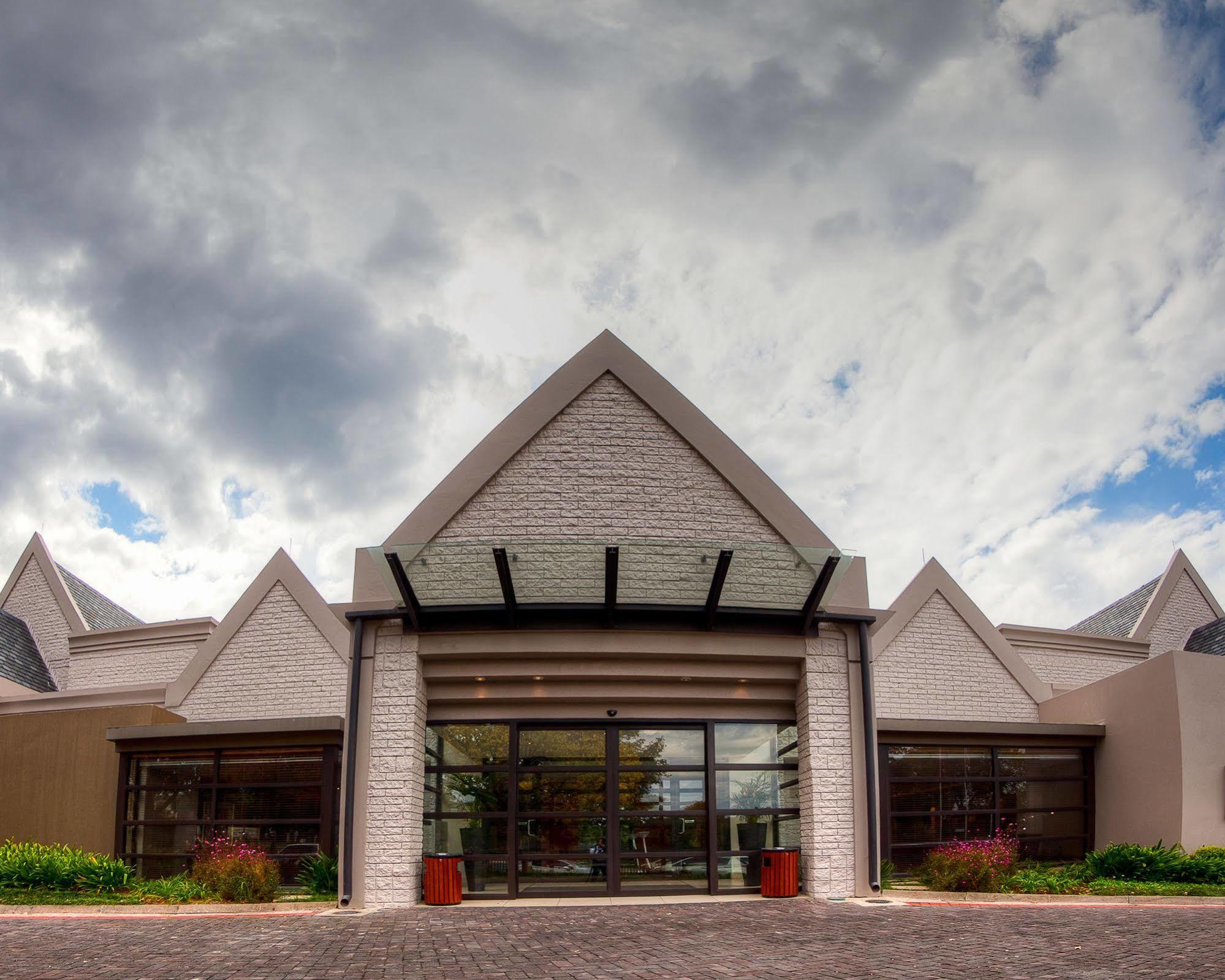 City Lodge Hotel Sandton, Katherine Street Йоханнесбург Экстерьер фото